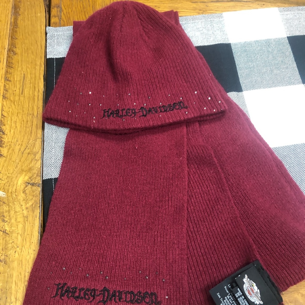 Harley Davidson hat and scarf set
